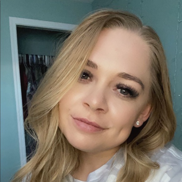 Meet your Posher, Taylor - Picture 1 of 1